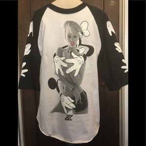 Hard 10 Mens Large Rihanna Disney Shirt